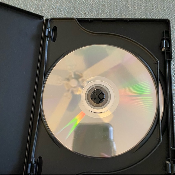 Used 2 dvd set Northern Exposure complete first season plus extras - Picture 6 of 13